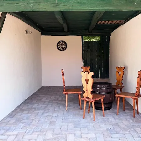 Remetemente Apartman Perocseny